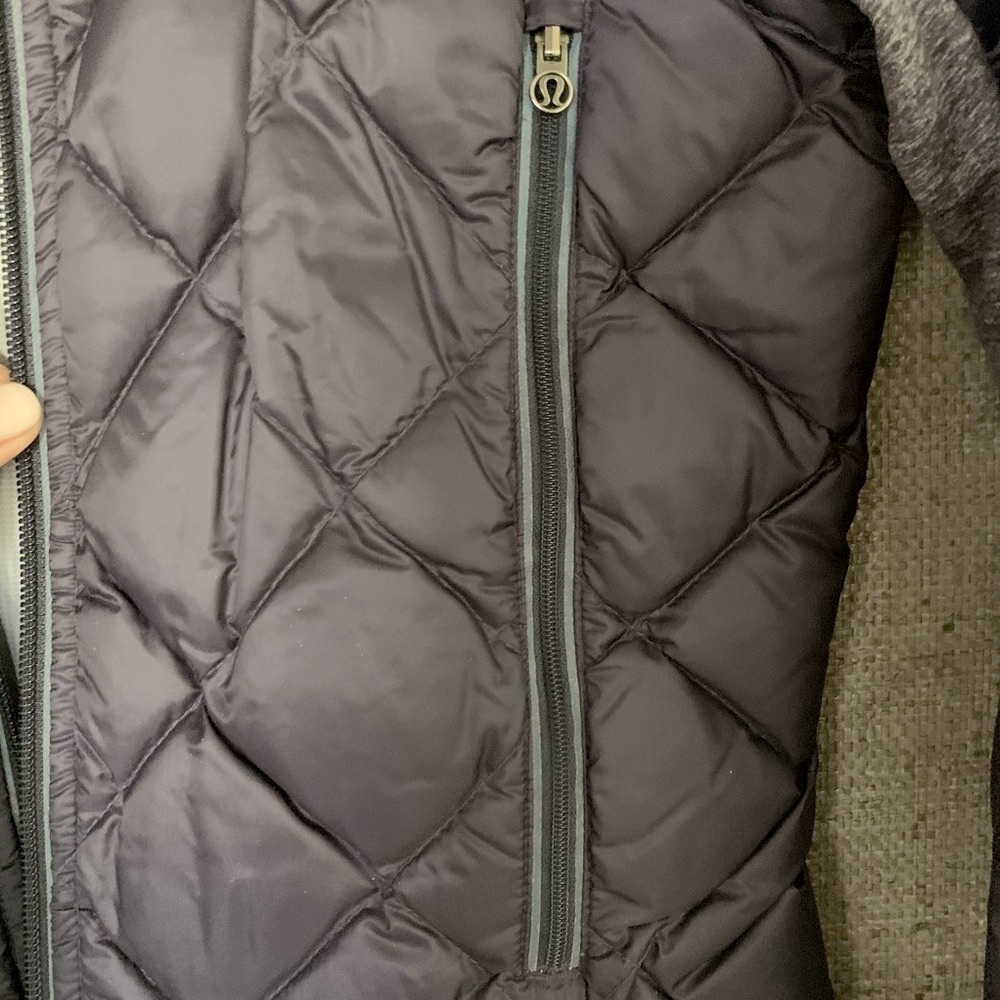 Lululemon down filled puffer jacket. Sz. S - Picture 5 of 5